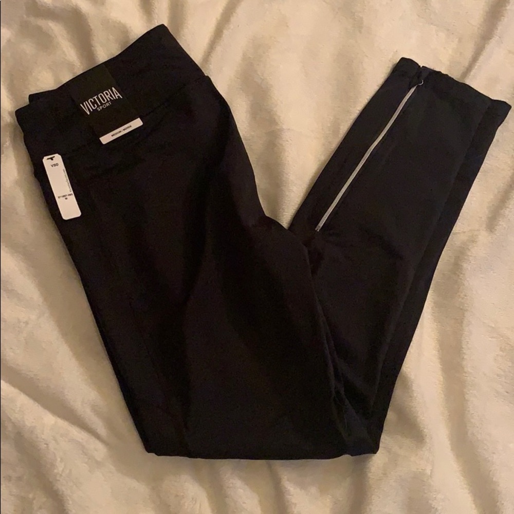 Victoria’s Secret Sport Legging NWT Medium